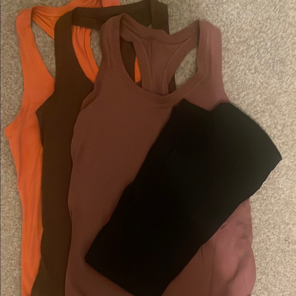 Vuori and Athleta workout bundle